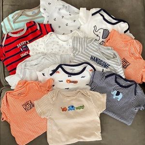 Lot of 12 Short Sleeve Onesies. (9 Mth) Carter’s
